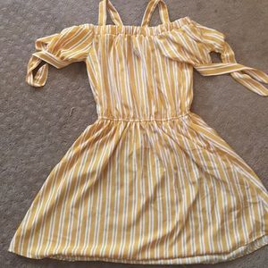 NWOT YELLOW STRIPED DRESS W/ TIE UP SHOULDERS